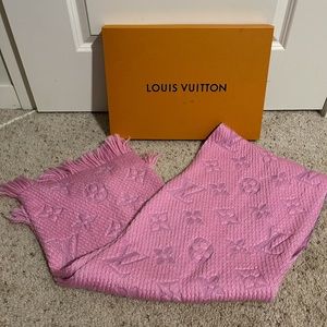 Louis Vuitton logomania scarf
